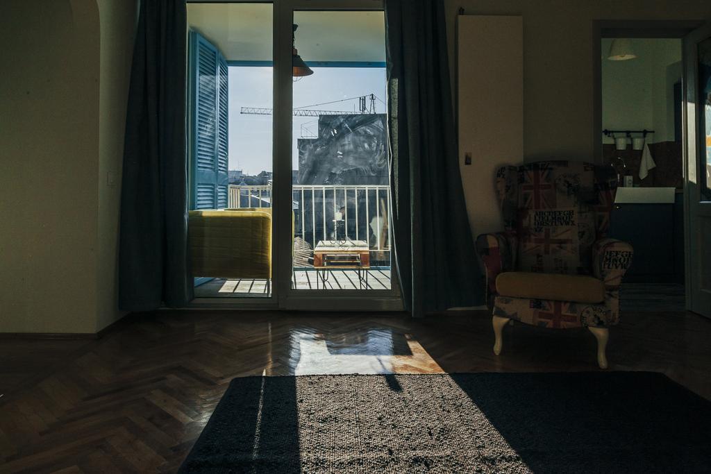 Artsy Old Town Apartment Bucharest Exterior photo