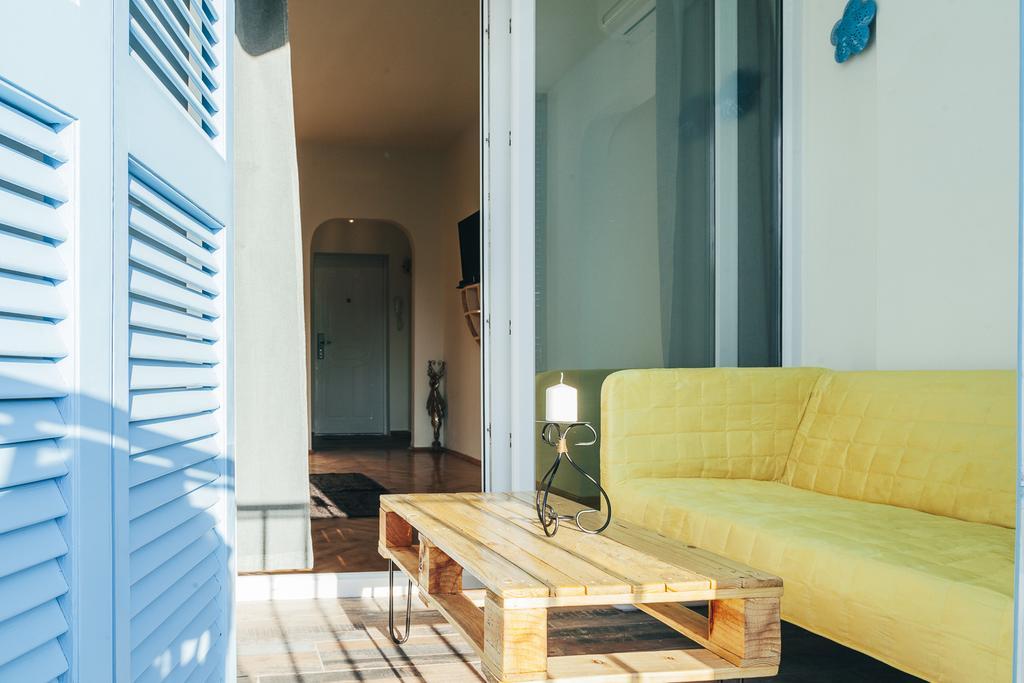 Artsy Old Town Apartment Bucharest Exterior photo
