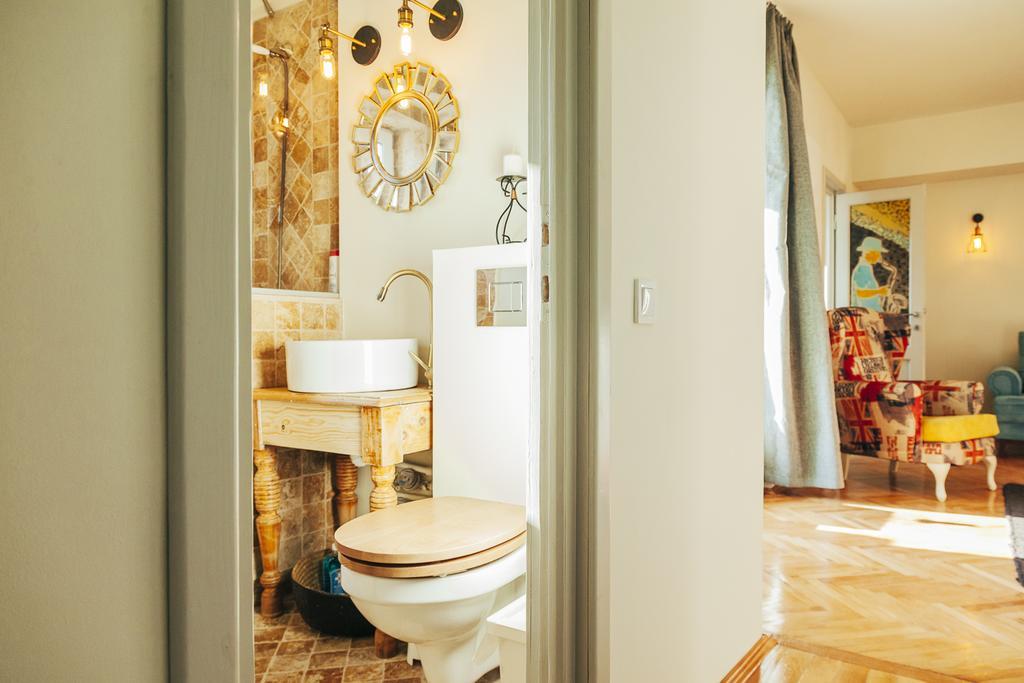 Artsy Old Town Apartment Bucharest Exterior photo