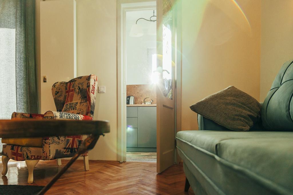 Artsy Old Town Apartment Bucharest Exterior photo