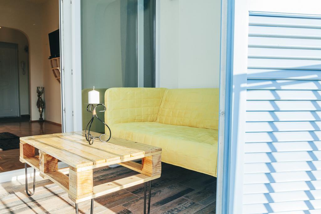 Artsy Old Town Apartment Bucharest Exterior photo